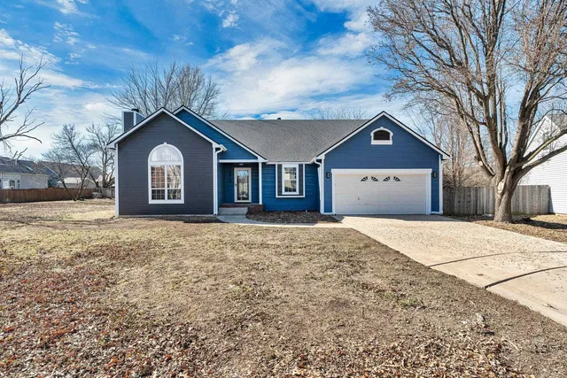 2613 N  Beacon Hill Ct, Wichita, KS 67220