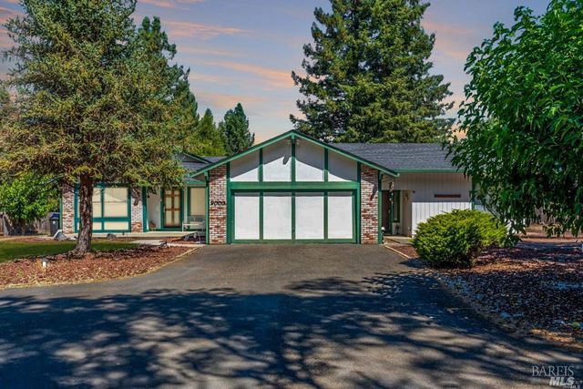 9000 East Rd, Redwood Valley, CA 95470