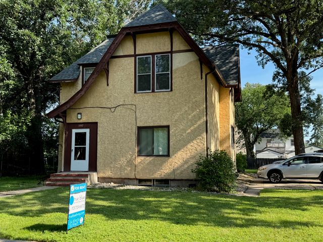 357 7th Ave S #1, Fargo, ND 58103
