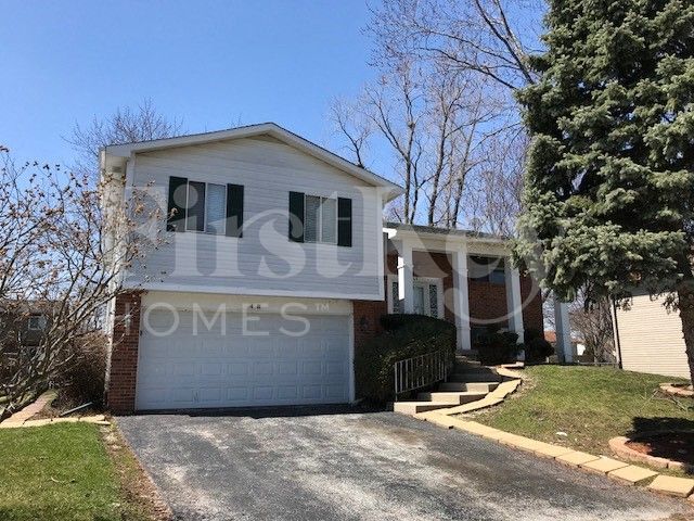 48 Cloverleaf Rd, Matteson, IL 60443