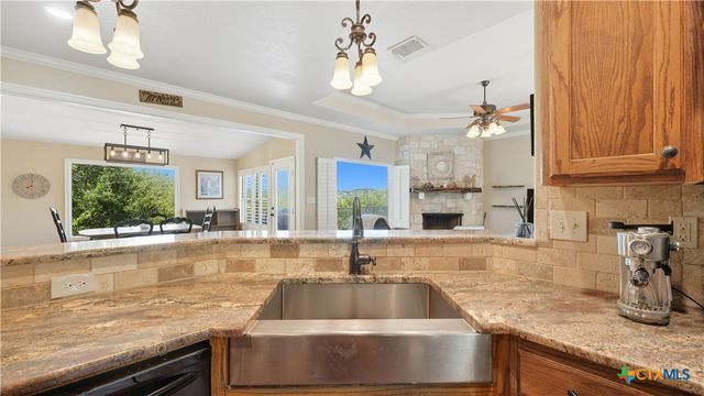 1138 Royal Eagle, Fischer, TX 78623