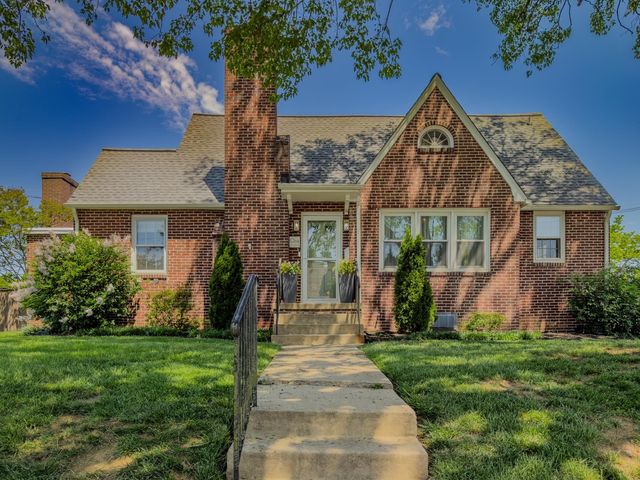 1 W  14th St, Frederick, MD 21701