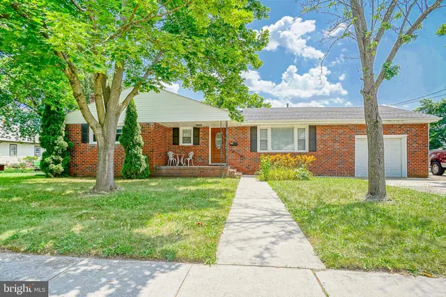 50 E  Vine St, Gibbstown, NJ 08027
