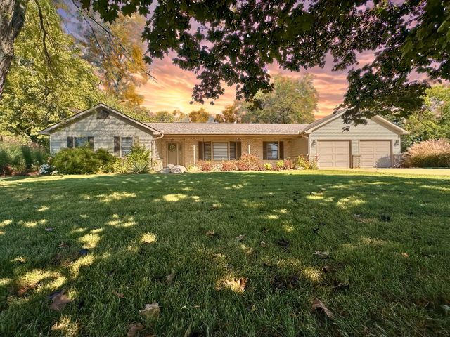 239 Bayberry Ct, Valparaiso, IN 46383
