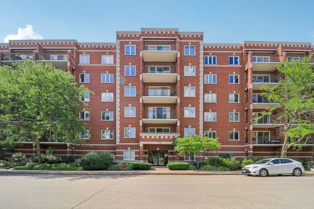 5005 Warren St #403, Skokie, IL 60077