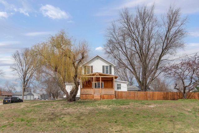 341 S  Lake St, Shell Rock, IA 50670