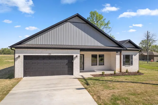 207 E  Florida, Beebe, AR 72012
