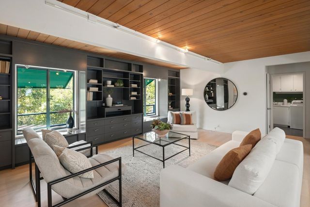 30 Minoca Rd, Portola Valley, CA 94028