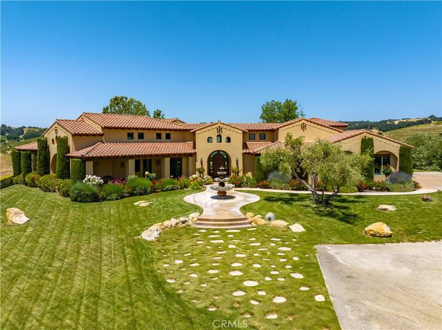 3130 Oakdale Rd, Paso Robles, CA 93446