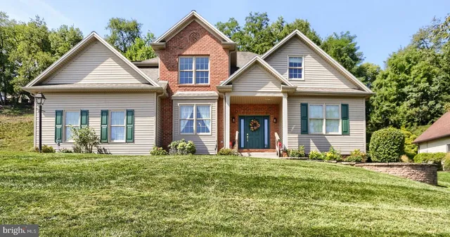 1018 Country Club Rd, Camp Hill, PA 17011