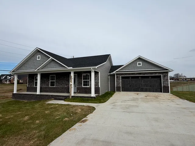 110 Queens Dr, East Bernstadt, KY 40729