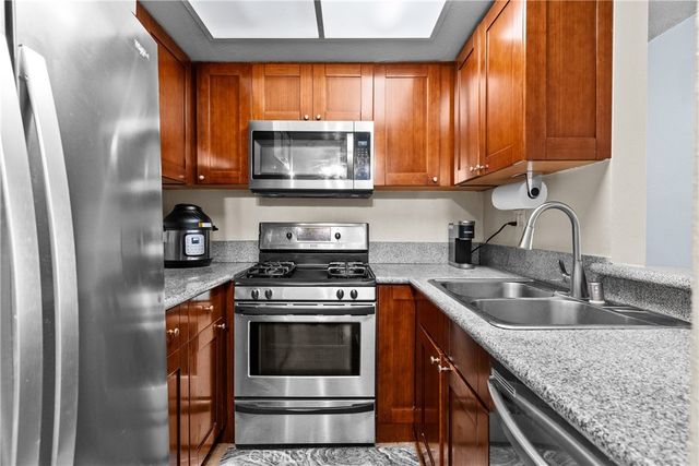 600 W  3rd St #B206, Santa Ana, CA 92701