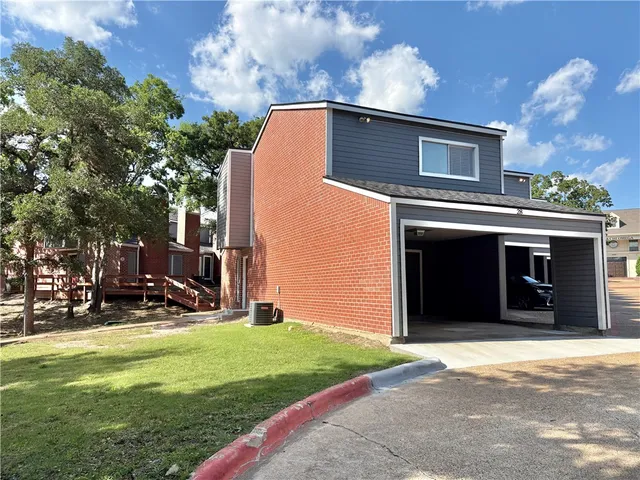 1500 Olympia Way #28, College Station, TX 77840