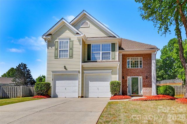 9943 Gray Dove Ct, Charlotte, NC 28216