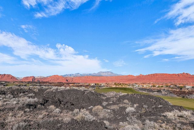 2442 S  Village Dr, Santa Clara, UT 84765