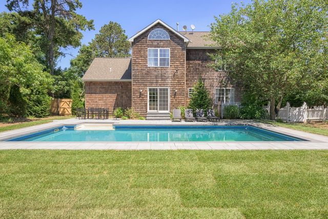 38 Longview Rd, Southampton, NY 11968