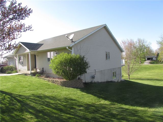 103 7th St, Bussey, IA 50044