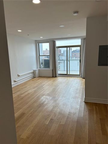 647 Washington Ave #7A, Brooklyn, NY 11238