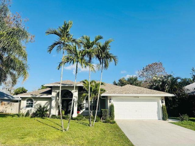 1774 Primrose Ln, Wellington, FL 33414