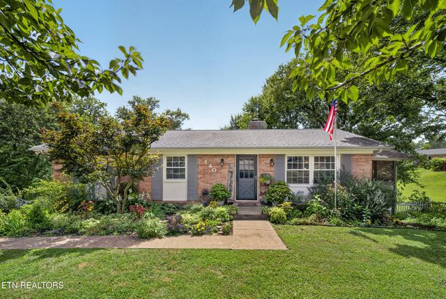 140 Westwood Dr, Clinton, TN 37716