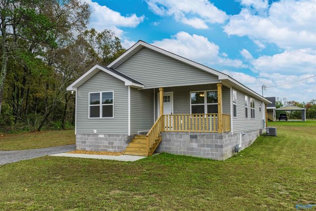92 McCurdy Dr, Henagar, AL 35978