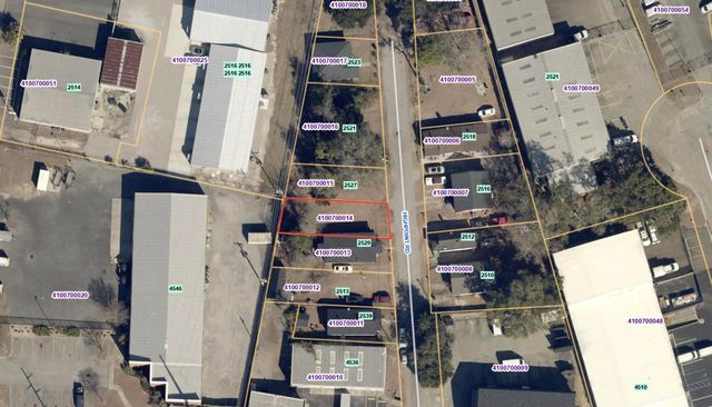 2528 Highpoint Rd, North Charleston, SC 29405