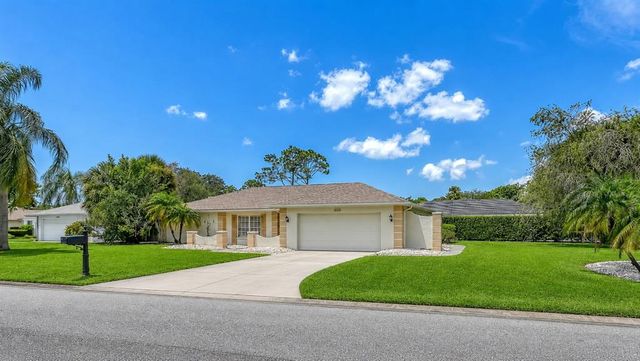 3522 FERNDELL, Sarasota, FL 34235