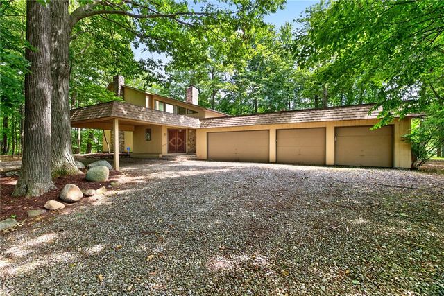 60 Mendon Center Rd, Honeoye Falls, NY 14472