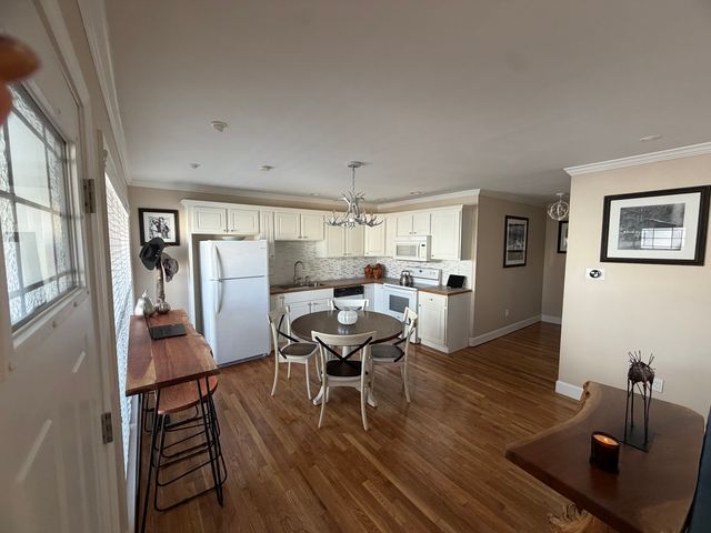 142 Roaring Fork Rd, Gatlinburg, TN 37738