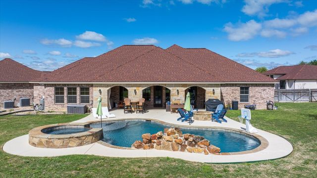 120 Trotter Ct, Stephenville, TX 76401