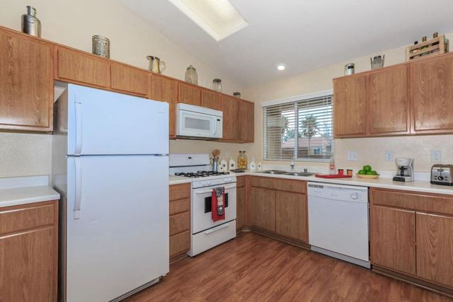 14485 Seneca Rd #118, Victorville, CA 92392