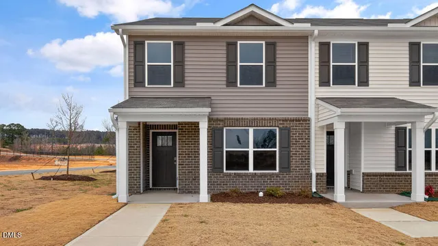 11 Rusling Leaf Dr, Fuquay Varina, NC 27526