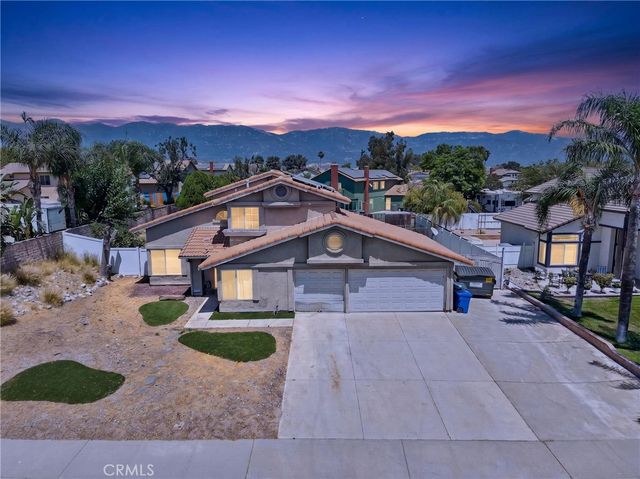 1554 W  Via Bello Dr, Rialto, CA 92377