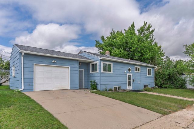 1814 12th Ave, Belle Fourche, SD 57717