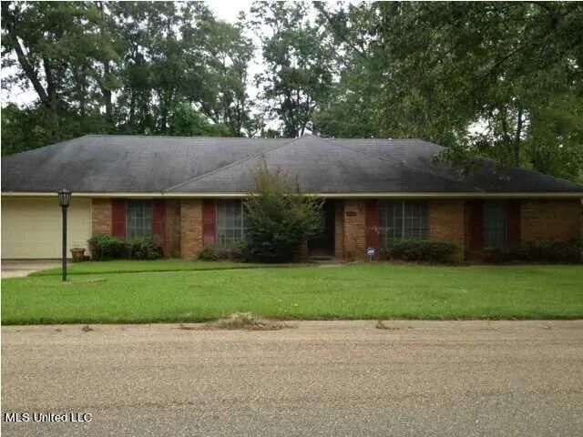 6202 Whitestone Rd, Jackson, MS 39206