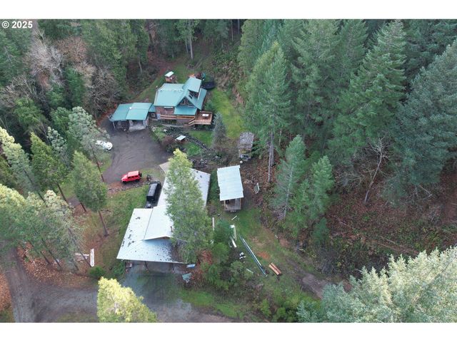 468 Starbuck Ln, Myrtle Creek, OR 97457