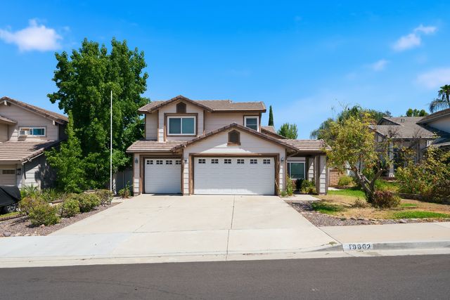 19662 Chinotto Ln, Riverside, CA 92508