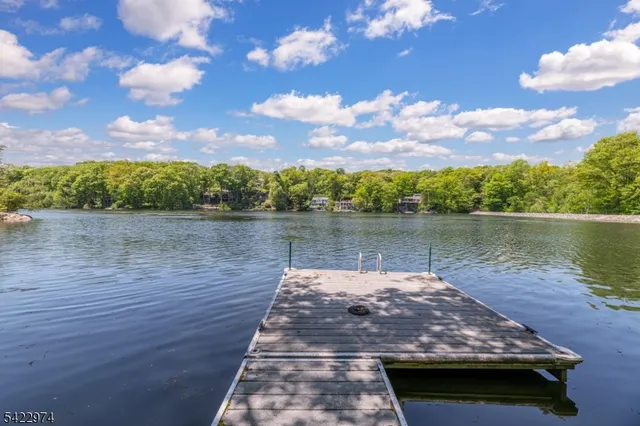 361 E Lakeshore Dr, Highland Lakes, NJ 07422