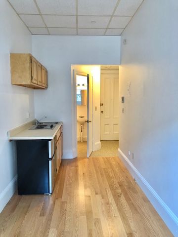 405 Beacon St #2, Boston, MA 02115