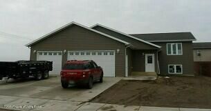503 5th Ave SE, Dickinson, ND 58601