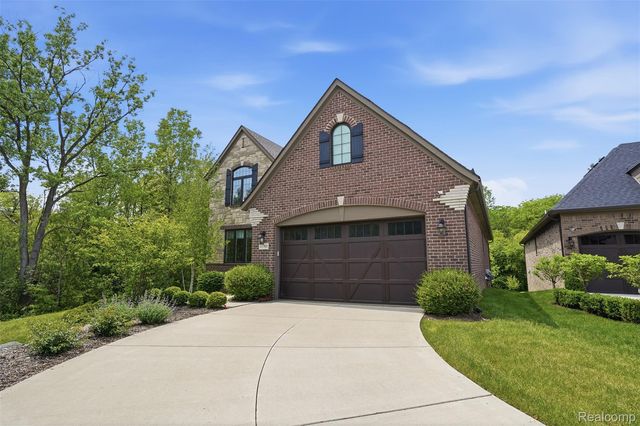 11701 Tuscany Ct, Plymouth, MI 48170