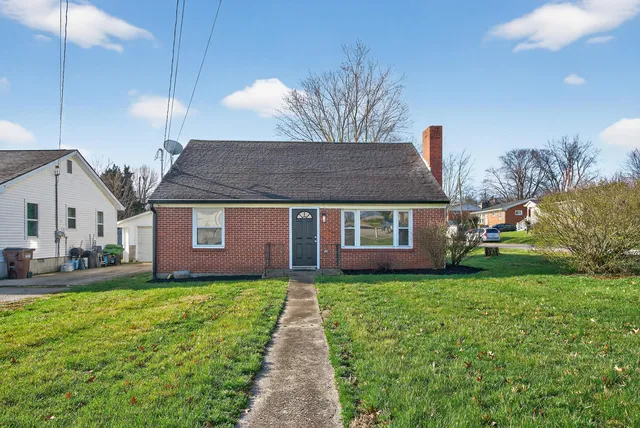 1407 Ironworks Rd, Winchester, KY 40391