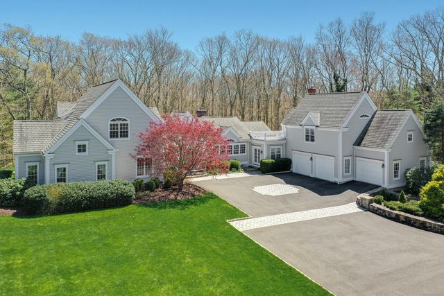 34 Louises Ln, New Canaan, CT 06840