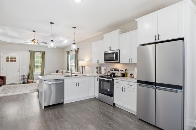 405 Coahulla Creek Dr, Dalton, GA 30721