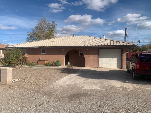 536 Coronado Dr, Bernalillo, NM 87004