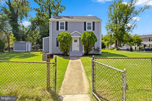 2005 Roanoke St, Hyattsville, MD 20782