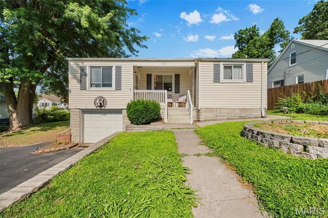 240 Herbert St, Alton, IL 62002