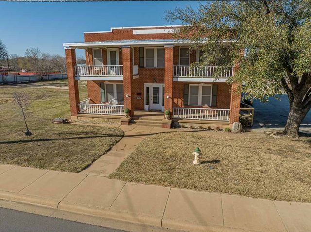 900 W  Walker St, Breckenridge, TX 76424