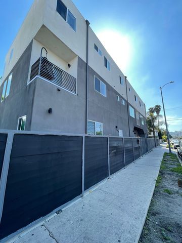 2650 Hauser Blvd, Los Angeles, CA 90016