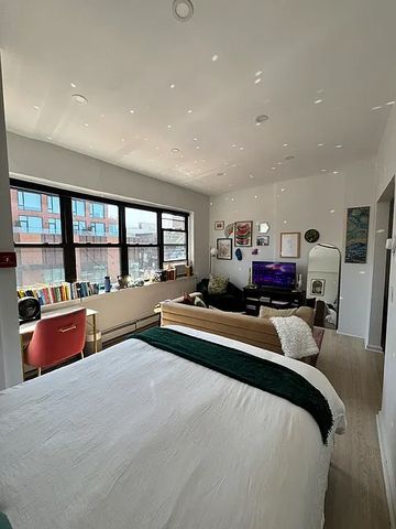 321 9th St #2F, Brooklyn, NY 11215